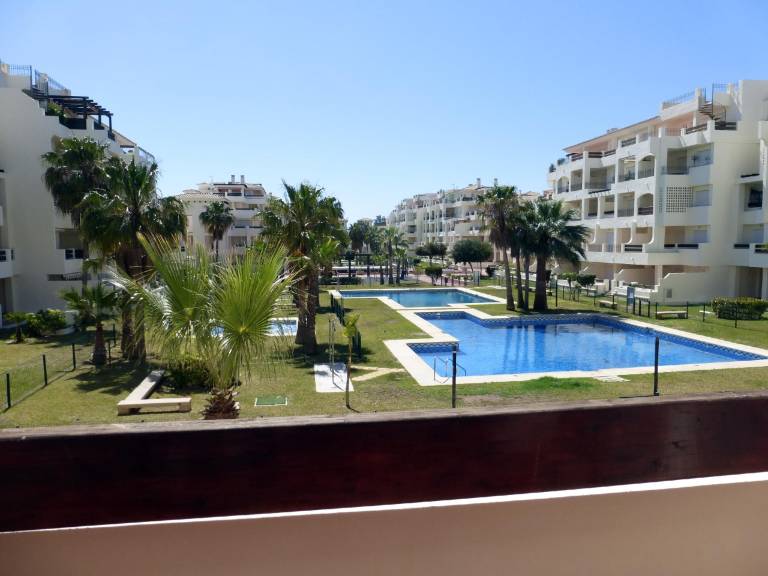 Pleasant apartment with patio, garden & pool | Dogs allowed — photo 4