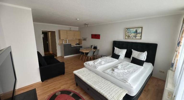 Holiday apartment with patio, garden & pool | Pet-friendly — photo 2