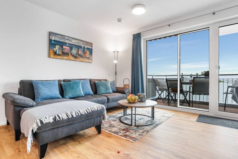 Chill Harbour - First row on the water, 2nd floor, harbor view, balcony, shower — photo 2