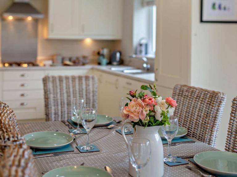 Fully equipped cottage with yard | Pet-friendly — photo 3