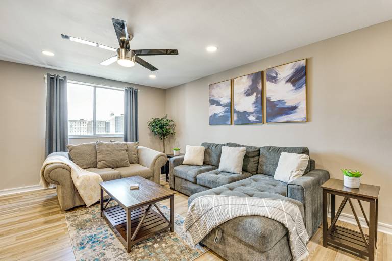 Walkable Condo 1 Mi to Centennial Olympic Park