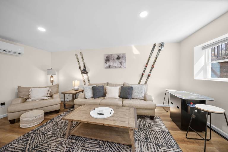 Family-Friendly Blowing Rock Retreat Fire Pit, Game Room, & Cozy Mountain Views — photo 4