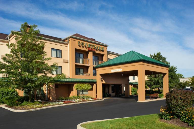 Courtyard by Marriott Toledo Maumee/Arrowhead in Maumee, OH