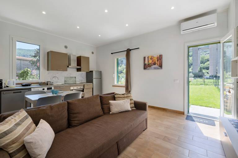 Ca di perti Apartment 1 with Wi-Fi, A/C & Garden — photo 4