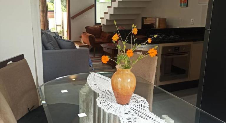 Vacation home with pool — photo 4