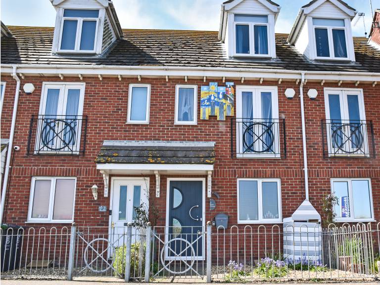 Cottage with yard | River view in Great Yarmouth