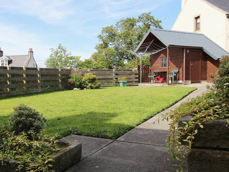 Child-friendly cottage with yard | Pets allowed — photo 2