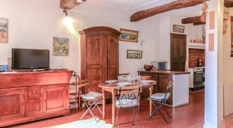 Holiday apartment with patio — photo 3