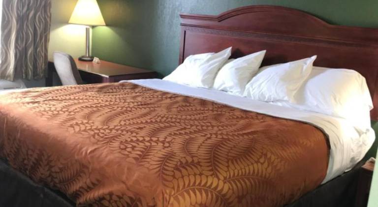 Americas Best Value Inn Manchester, TN — photo 2