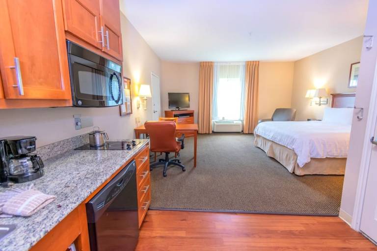Candlewood Suites Houston I 10 East by IHG