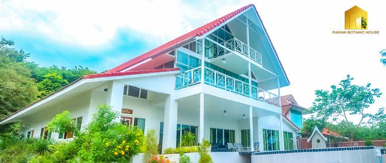 Villa with grill, pool & yard | Suitable for remote work | Pets allowed — photo 4