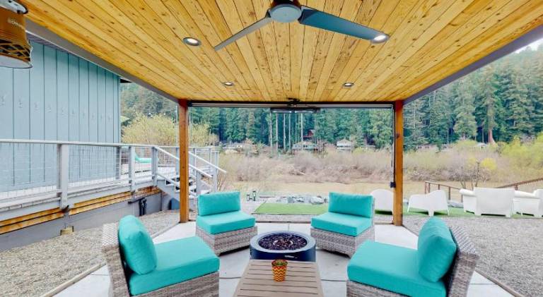 Lovely vacation home with hot tub | Next to the beach | Pet-friendly in Monte Rio, CA