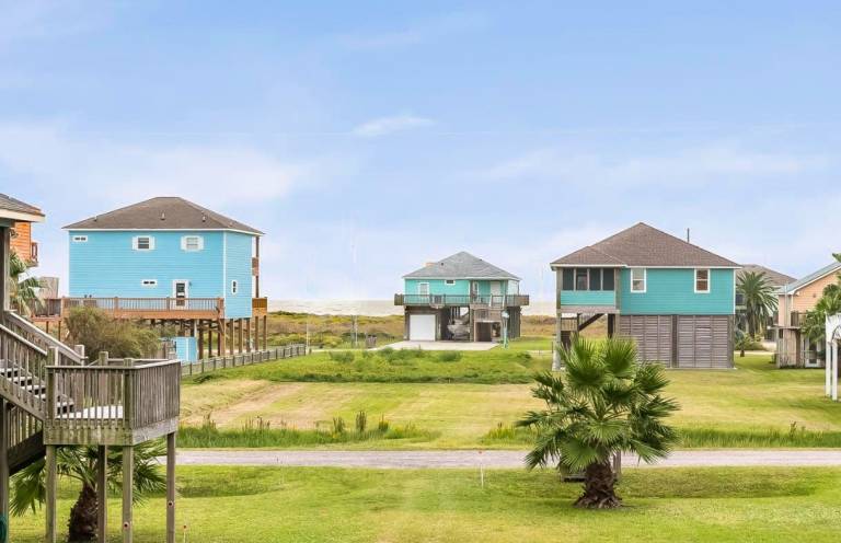 My Favorite Beach House — photo 2