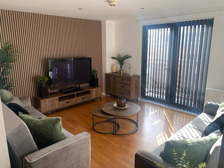 Central Liverpool Apartment Sleeps 6 Free Parking