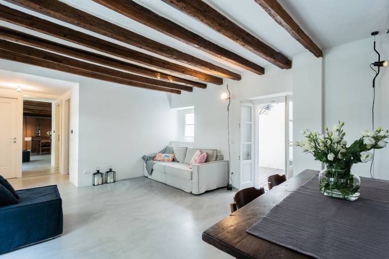 Child-friendly beautiful rental apartment with terrace | Near Como Cathedral | City view | Pets are welcome — photo 3
