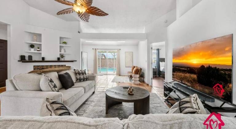 Ample house with pool | Good for workation | Pets are welcome — photo 2