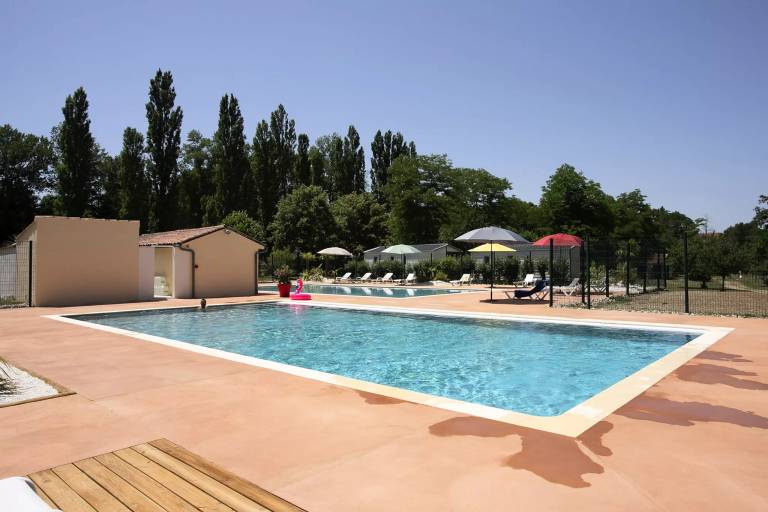 Mobile home with patio & barbeque in Pamiers