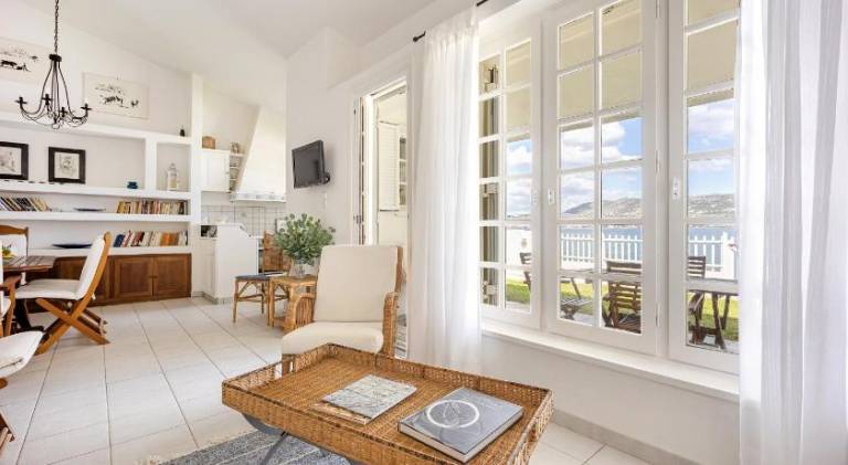 σπίτι Παραλία ΕΟΤ Μαρκόπουλου