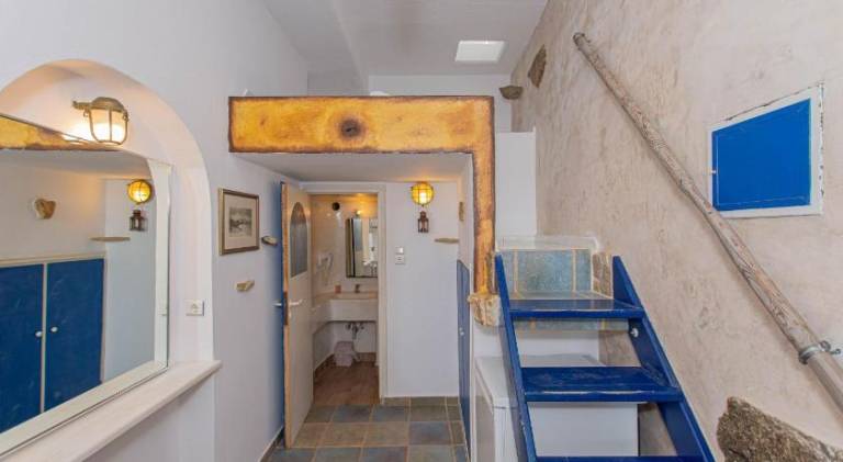 Serviced apartment with jacuzzi, pool & yard — photo 4