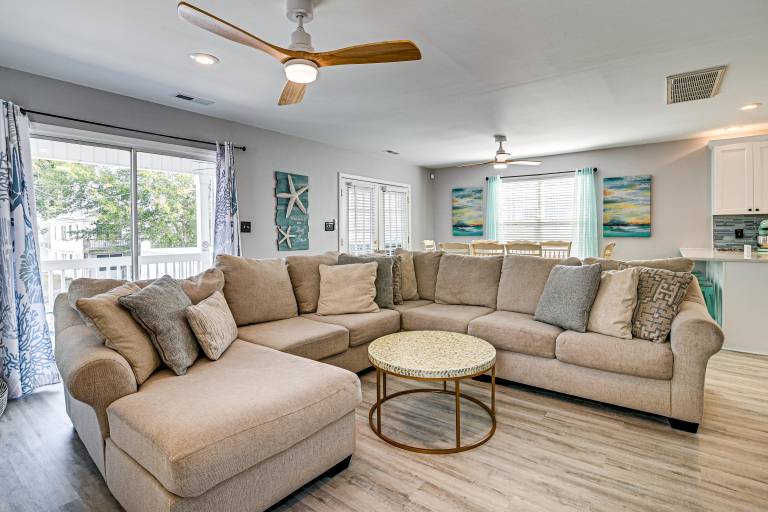 Walk to Ocean: Surfside Beach Gem w/ Private Pool — photo 5