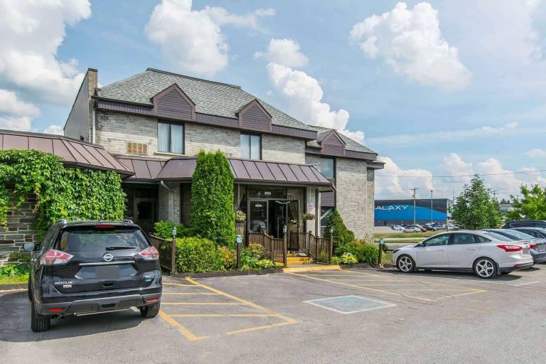 Quality Hotel & Suites in Sherbrooke, QC