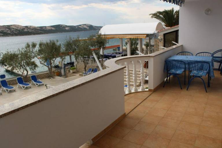 Apartment with pool | Sea view — photo 2