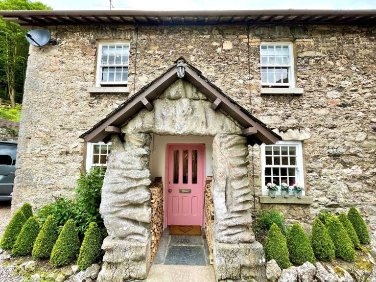 Cottage Grange-Over-Sands