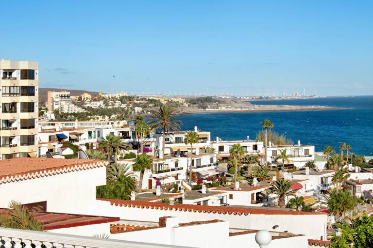 Apartamento Sol Del Sur with Sea View, Pool, Wi-Fi & Garden — photo 4