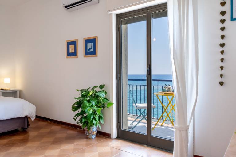 Mari Sea Home-Egea Room — photo 5
