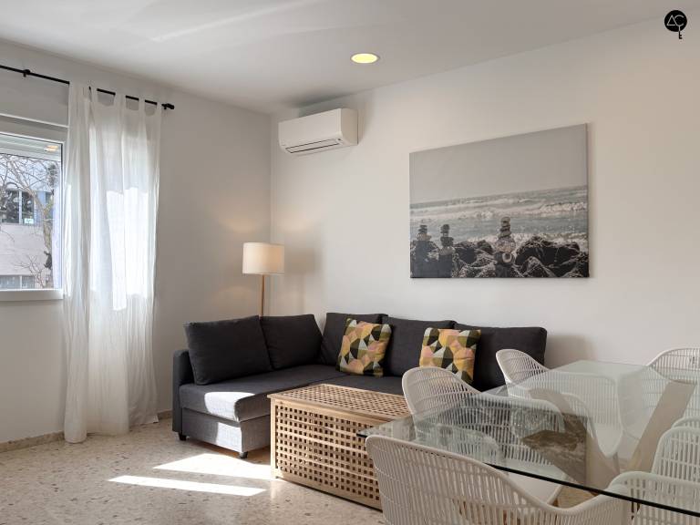 Beautiful rental apartment with yard | Near Cádiz Cathedral | Next to the beach | Dogs allowed — photo 2