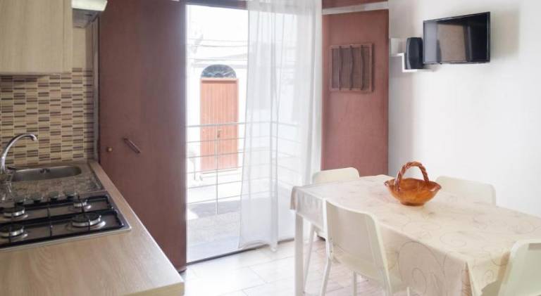 House with 2 rooms for 4 persons — photo 4