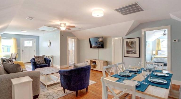 Vacation home | Close to the beach | Pets allowed — photo 3