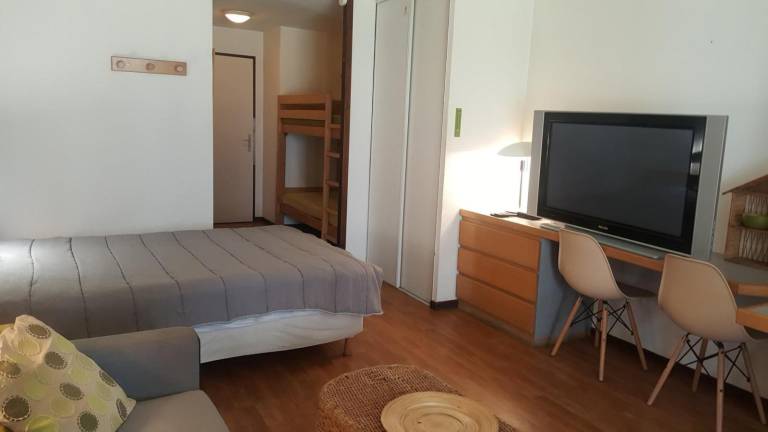 Ground floor, balcony, tv, ski locker, 28m², Brides Les Bains — photo 3