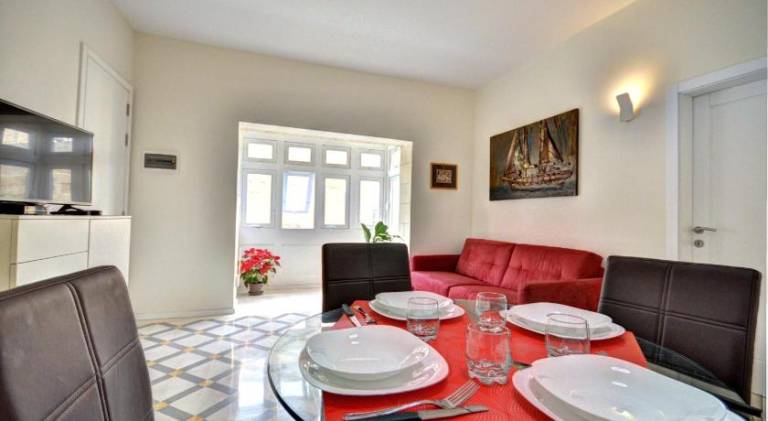 Fully equipped holiday apartment | Close to Lower Barrakka Gardens | Good for workation | Pets are welcome in St. Julian's