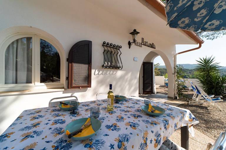 Holiday apartment with garden in Capoliveri