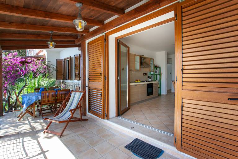 Fully equipped vacation home with terrace, yard & fast internet | Garden view | Close to the beach | Dogs allowed — photo 5