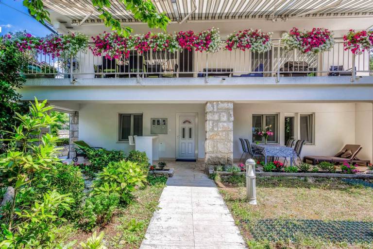 Apartment Moracea near the beach — photo 2