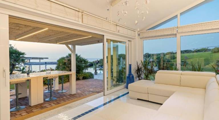 Ample villa with pool & hot tub | Suitable for remote work | Dogs allowed — photo 3