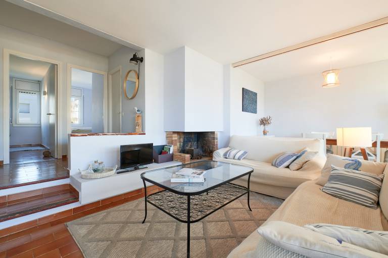 Apartment with garden, patio & pool — photo 3