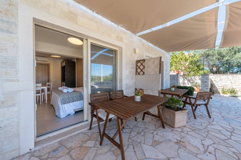 Studio flat Paxos