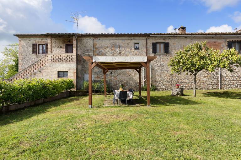 Big house with pool, fast internet & yard | Garden view | Perfect for remote work | Pets allowed in Colle di Val d'Elsa