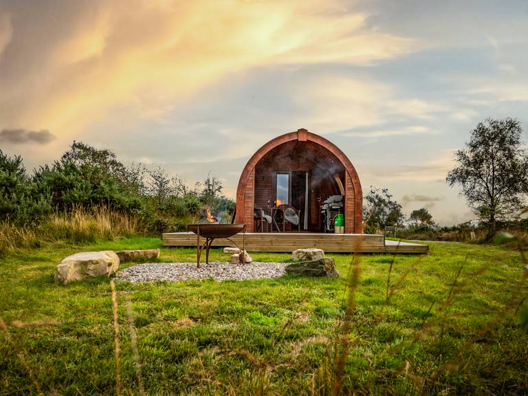 Cottage with BBQ | River view in Stirling