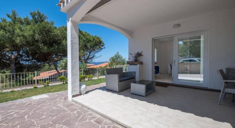 Holiday apartment with terrace — photo 4