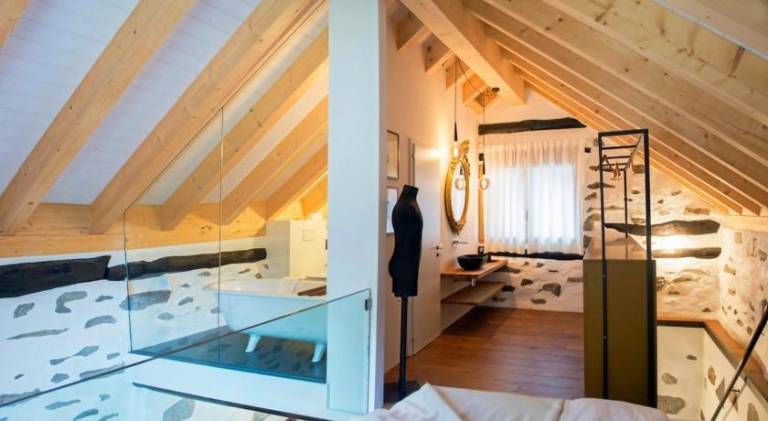 Vacation home with terrace, BBQ & garden in Locarno