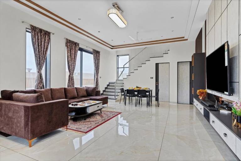 House with pool & barbeque in Nashik