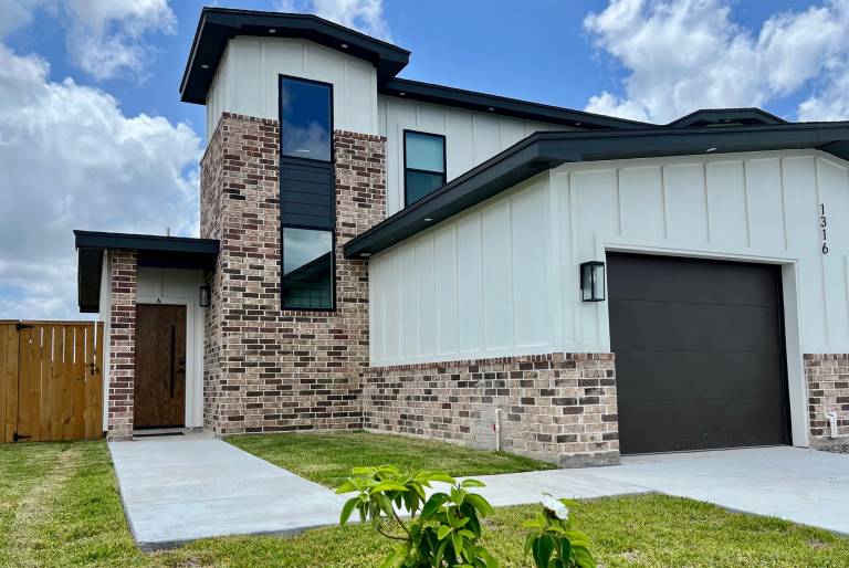 Daytona Beach A - Modern & Cozy 3BD/2.5BA - WiFi — photo 3
