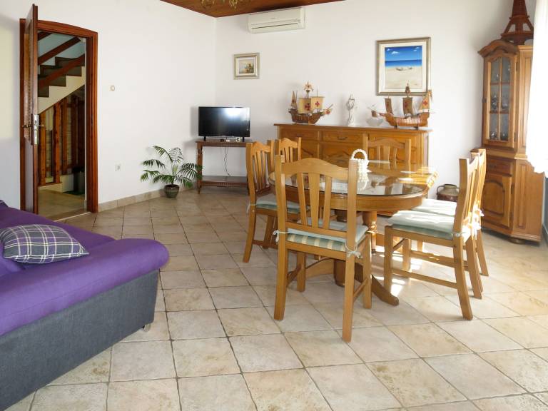 Nice vacation home with patio & grill | Close to the beach | Dogs allowed — photo 4