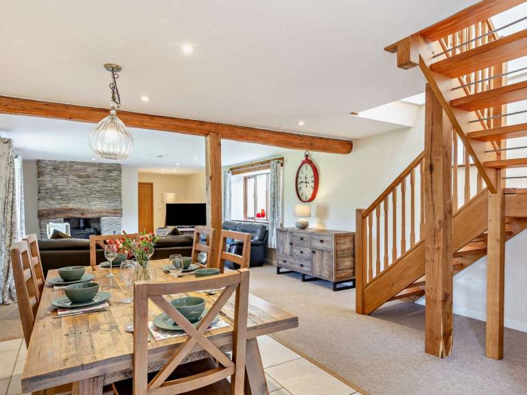 Fully equipped cottage with hot tub & yard | Pets are welcome — photo 5