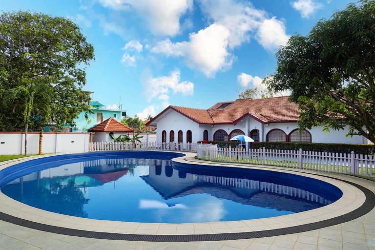 Vacation home with 1 room for 6 persons in Negombo