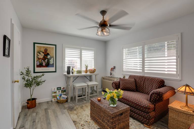 Hot Tub & Grill: Pet-Friendly Apt, Walk to Midtown — photo 4
